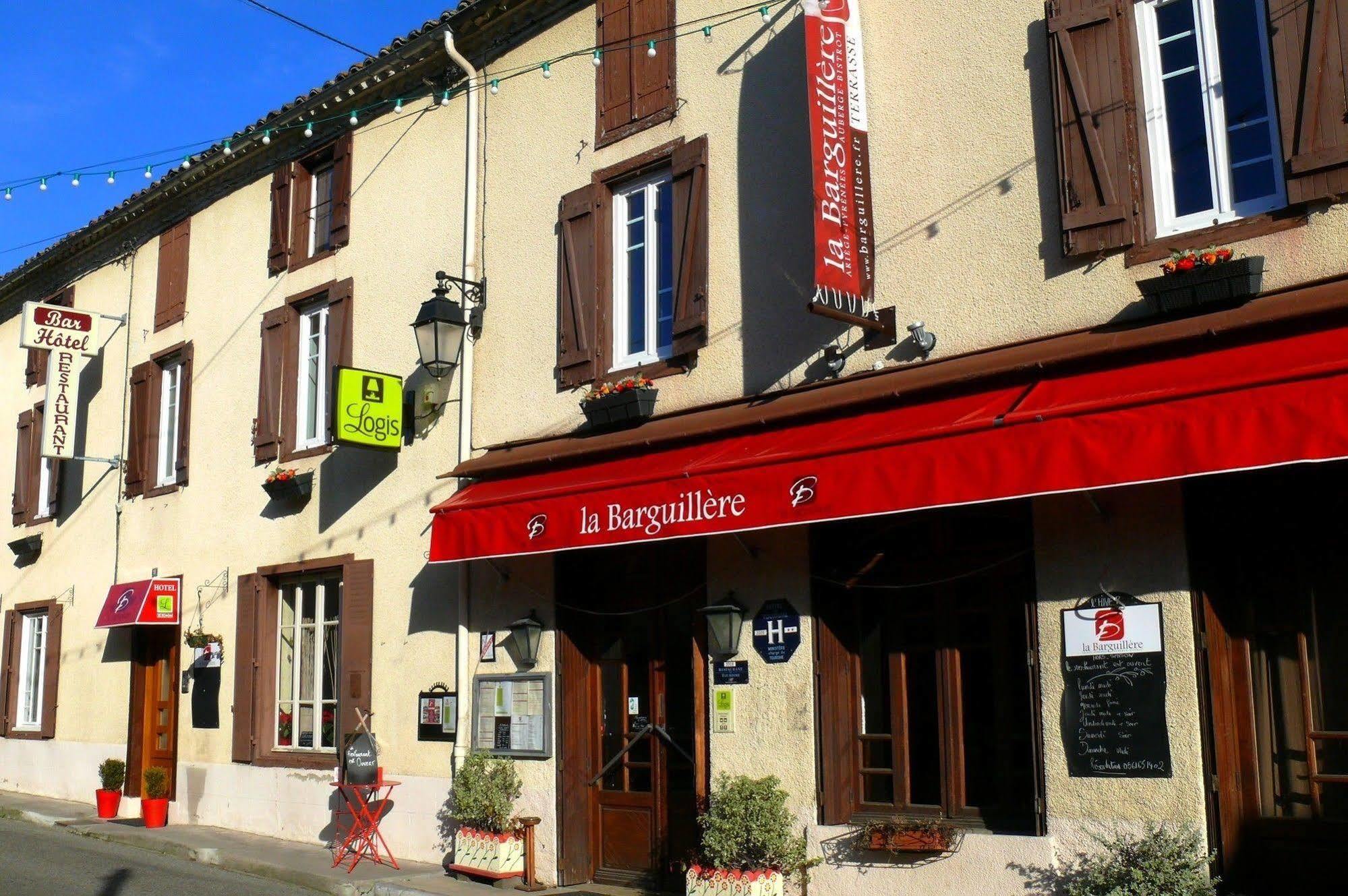 Logis Hotel Restaurant La Barguillere Saint-Pierre-de-Rivière Exteriér fotografie