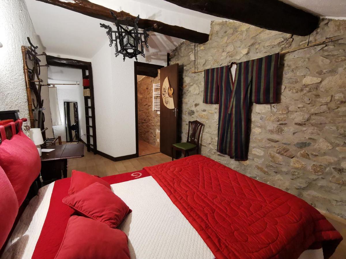 Logis Hotel Restaurant La Barguillere Saint-Pierre-de-Rivière Exteriér fotografie