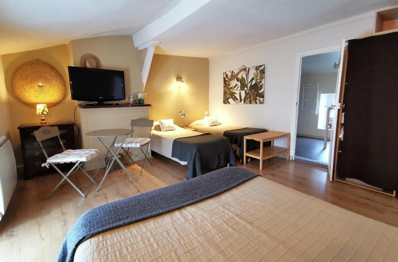 Logis Hotel Restaurant La Barguillere Saint-Pierre-de-Rivière Exteriér fotografie